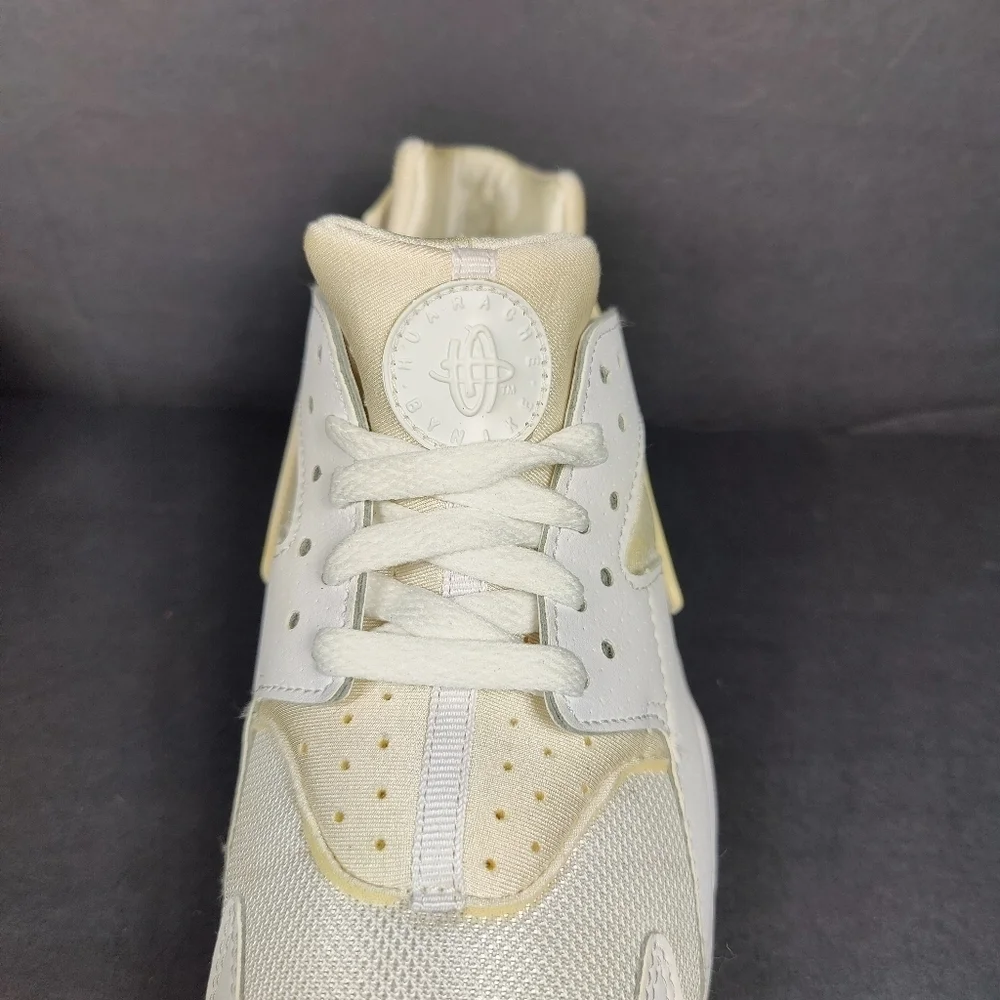 Nike Air Huarache Triple White Flyknit Mesh Youth Big Girl Sneakers Size 7Y